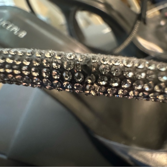 NIB Alicepub Rhinestone Strappy Chunky Heel w/Bow - Picture 14 of 16